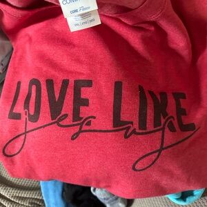 Red Graphic Pullover - Love Like Jesus